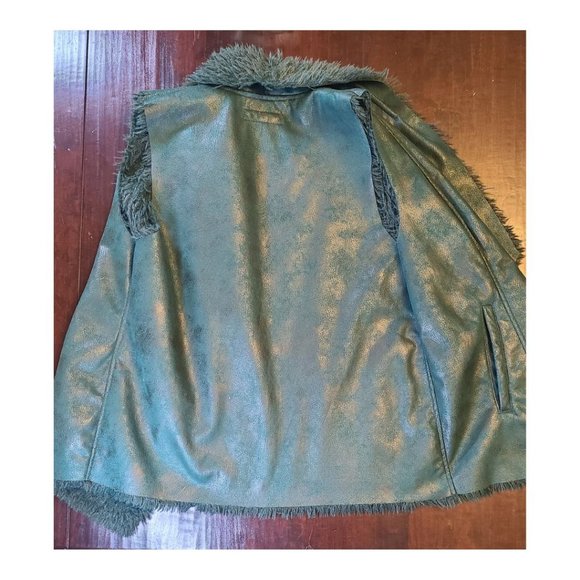 Green Faux Fur Vest, size Large - Picture 3 of 4